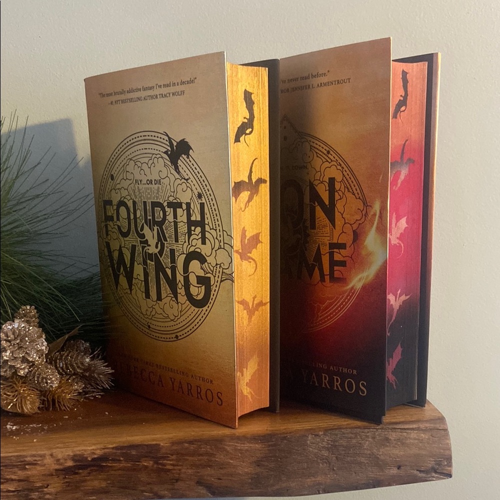 Fourth Wing 🪽 and Iron Flame - 🔥 duo
